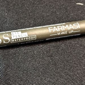 Farmasi Express eye pencil in Silver